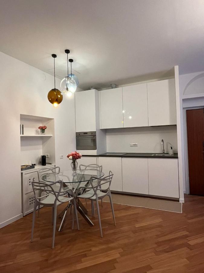 Casa Vercelli Delizioso Bilocale Moderno Nella Vecchia Milano Exterior photo