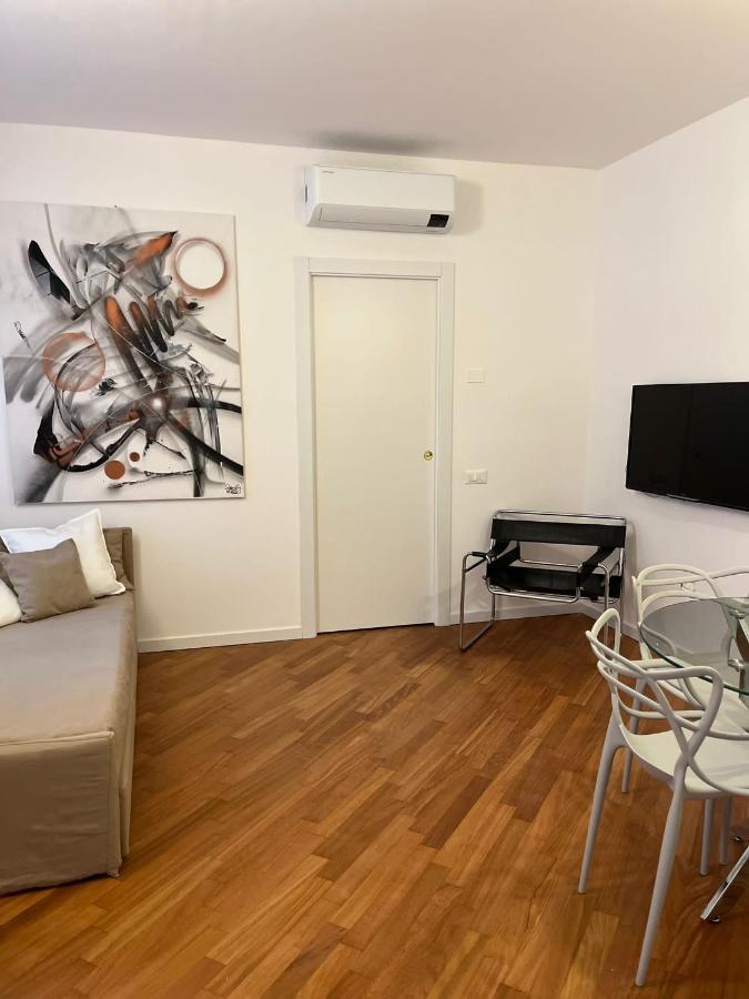 Casa Vercelli Delizioso Bilocale Moderno Nella Vecchia Milano Exterior photo